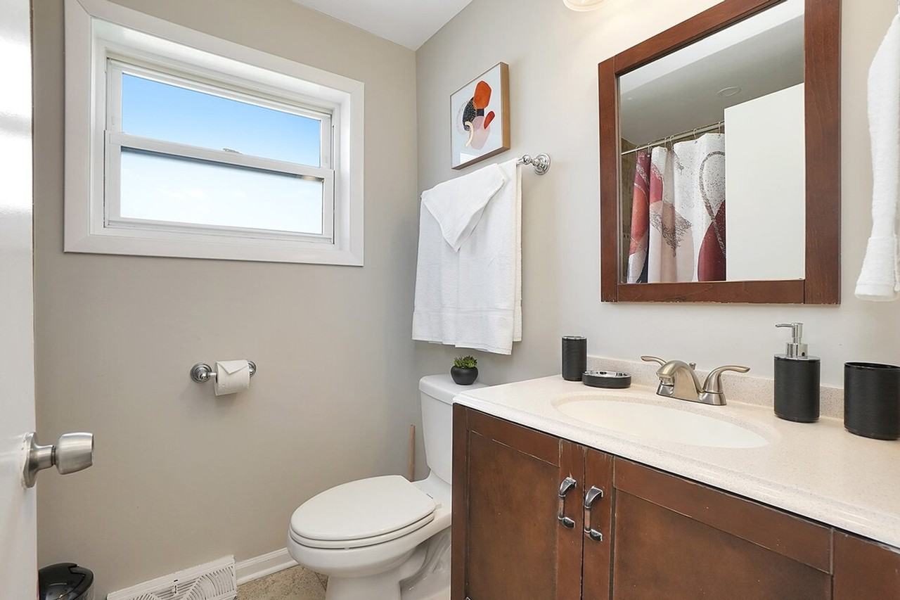 5931 S Nagle Ave #1285032P - Photo 5 of 19