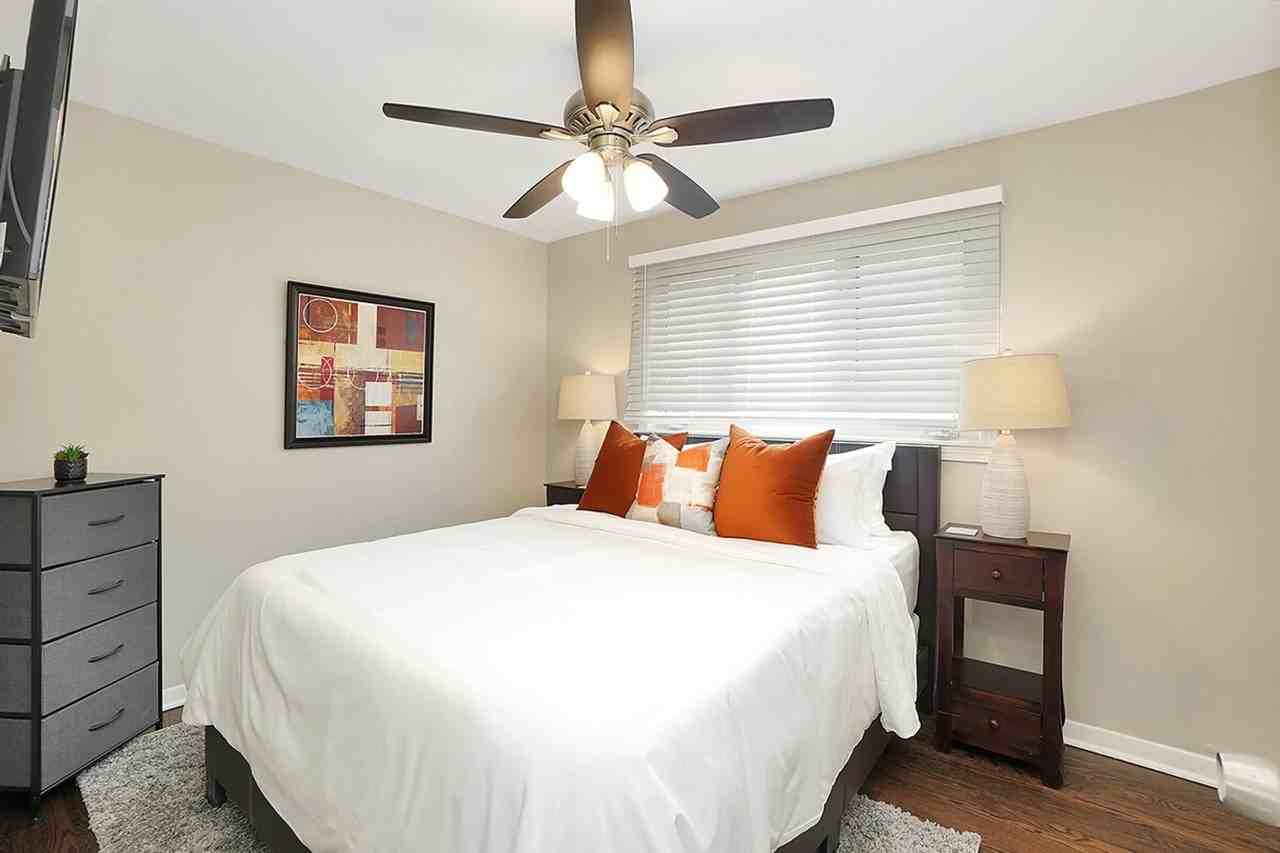 5931 S Nagle Ave #1285032P - Photo 6 of 19