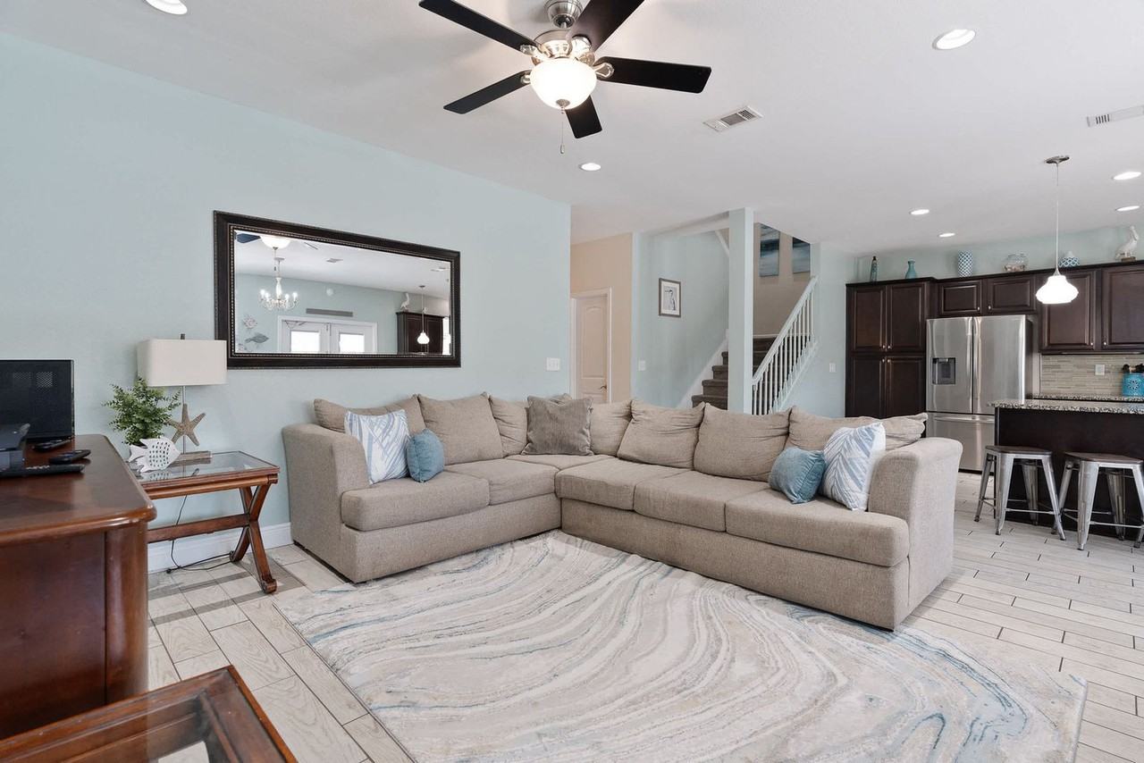 94 Dolphin St #1285918P - Photo 4 of 50