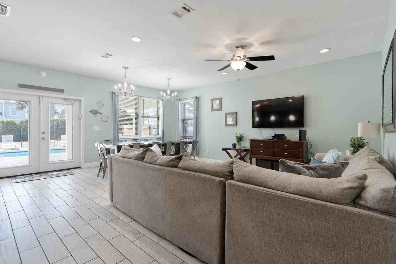 94 Dolphin St #1285918P - Photo 6 of 50