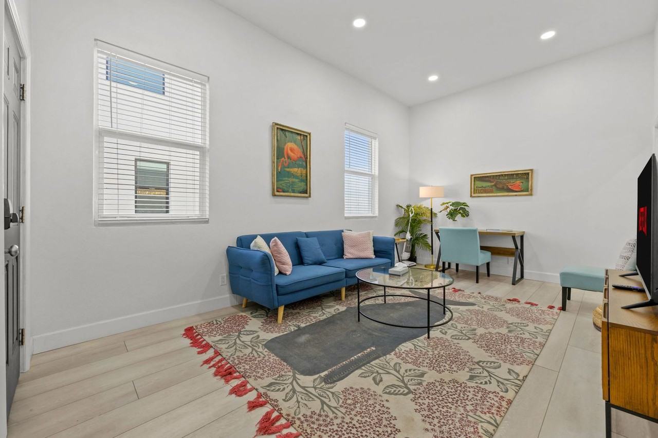 1862 6th St #1287528P - Photo 2 of 32