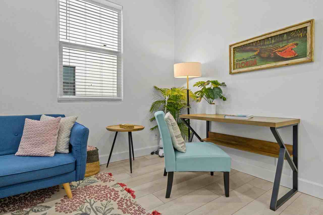 1862 6th St #1287528P - Photo 6 of 32