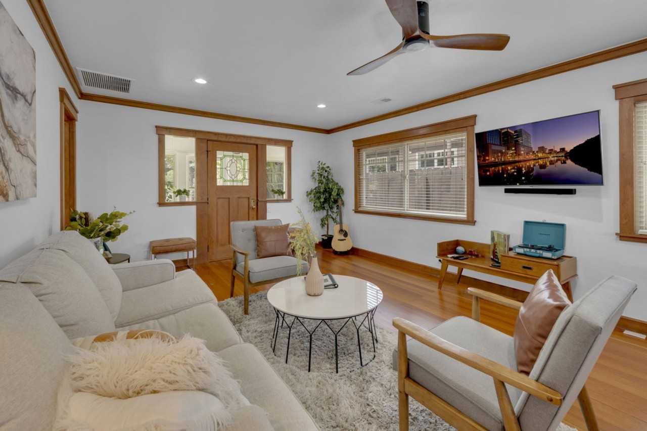 1072 Johnson Avenue - Photo 6 of 100