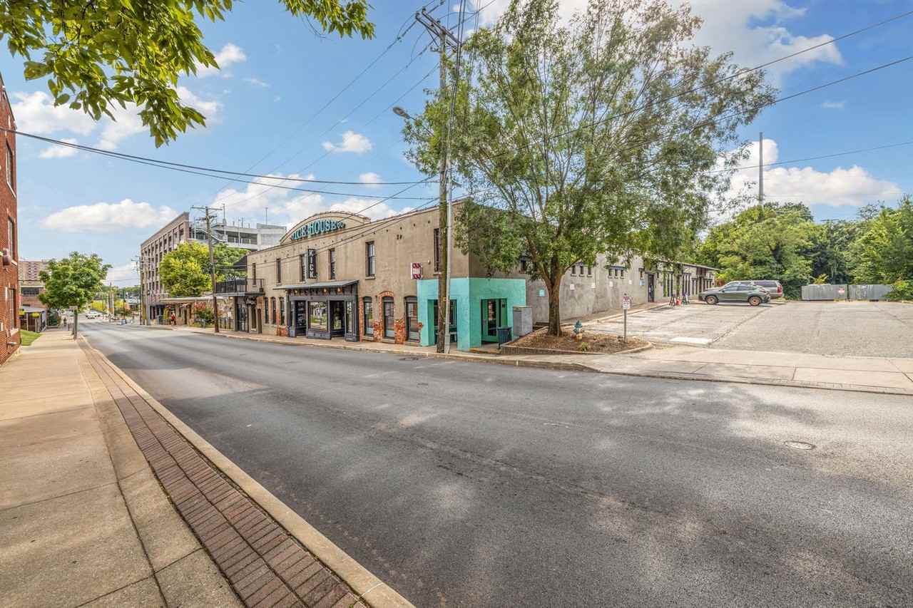 339 N West Ave #1289057P - Photo 3 of 24