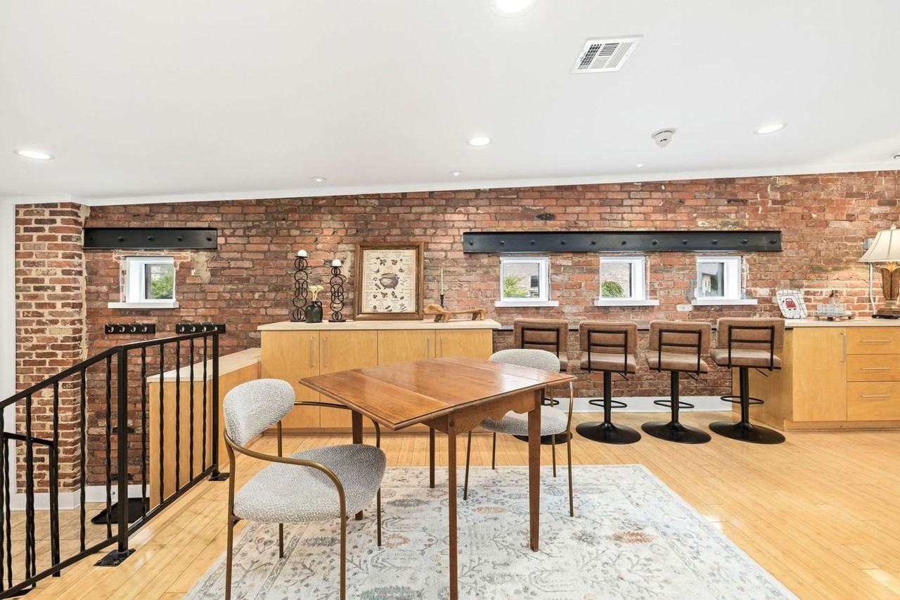 339 N West Ave #1289057P - Photo 4 of 24