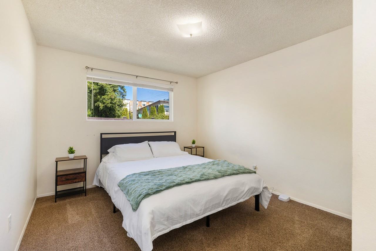 15706 Ash Way #1289576P - Photo 3 of 23