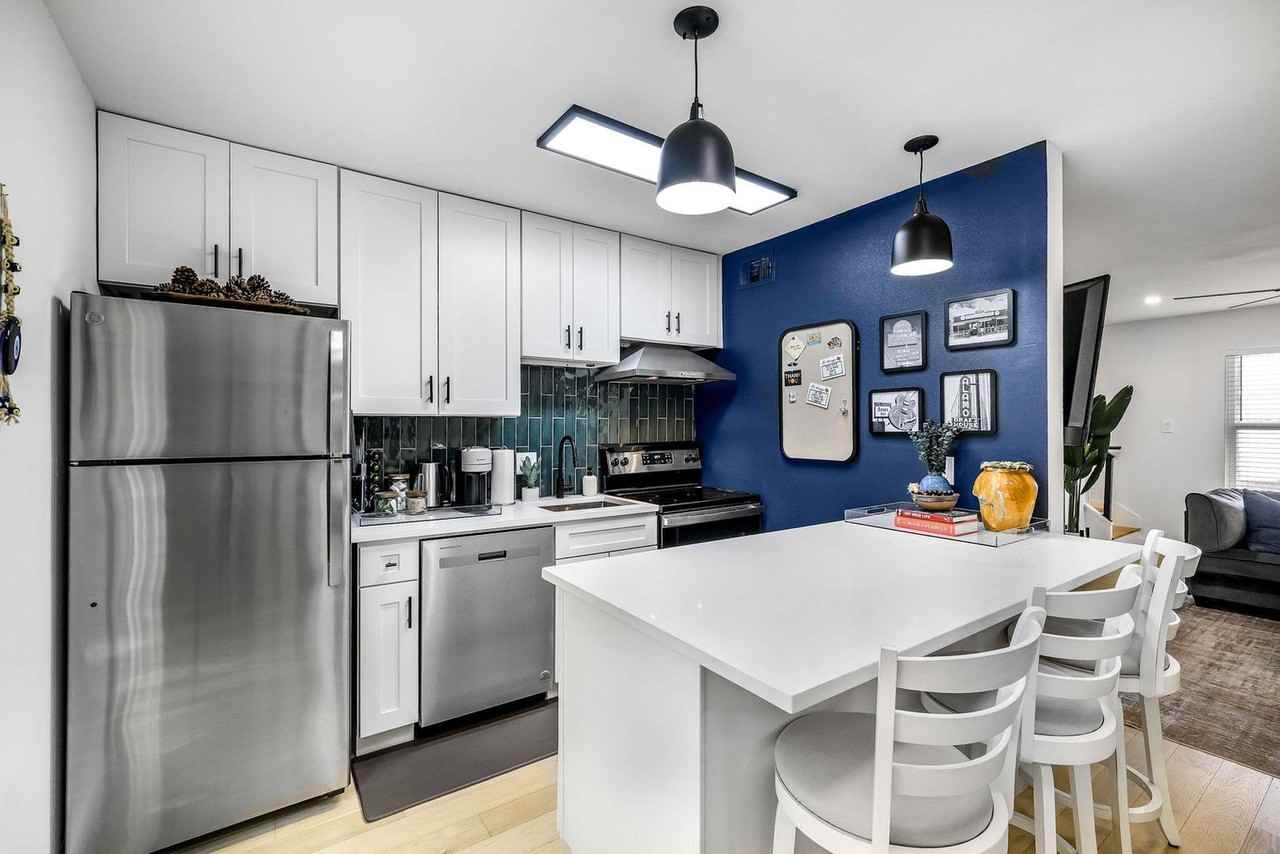 3806 Southridge Dr #1292401P - Photo 3 of 32