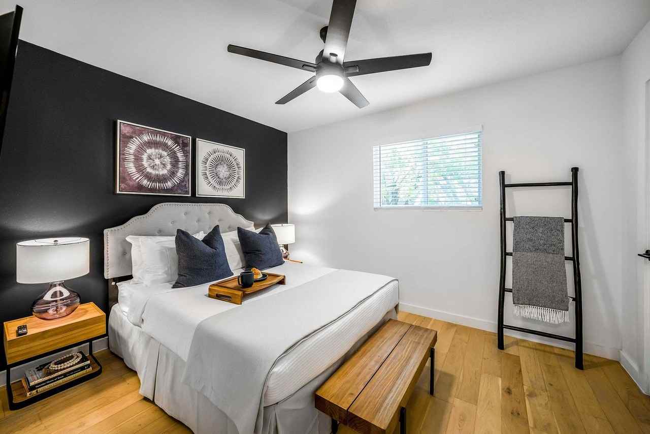 3806 Southridge Dr #1292401P - Photo 4 of 32