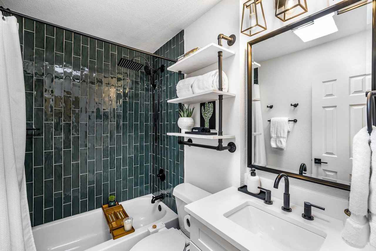 3806 Southridge Dr #1292401P - Photo 5 of 32