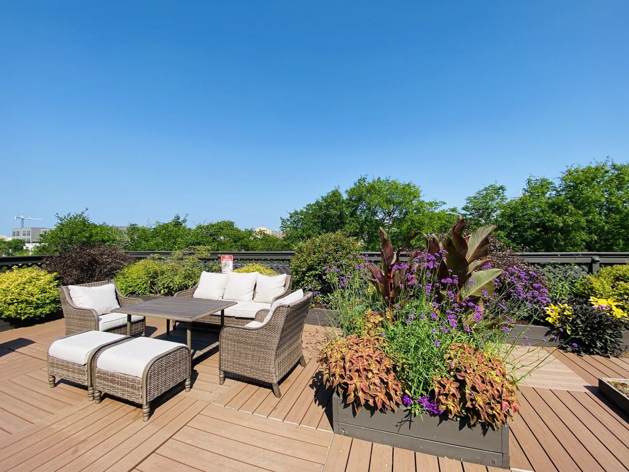 Washington Plaza - Photo 5 of 8