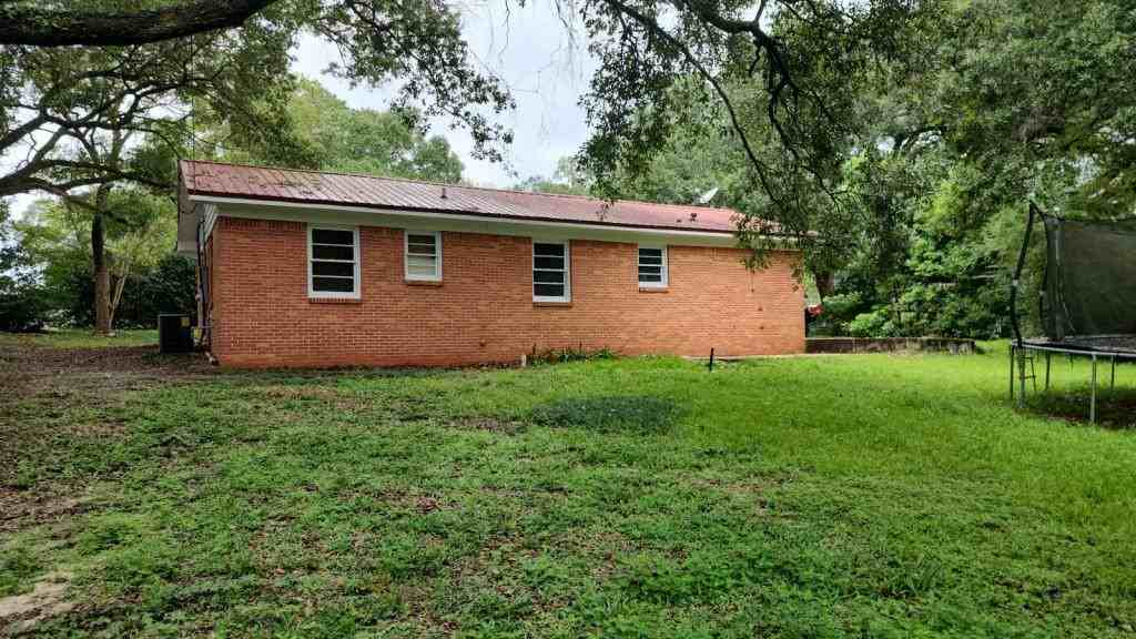 6419 Lillian Dr - Photo 2 of 10