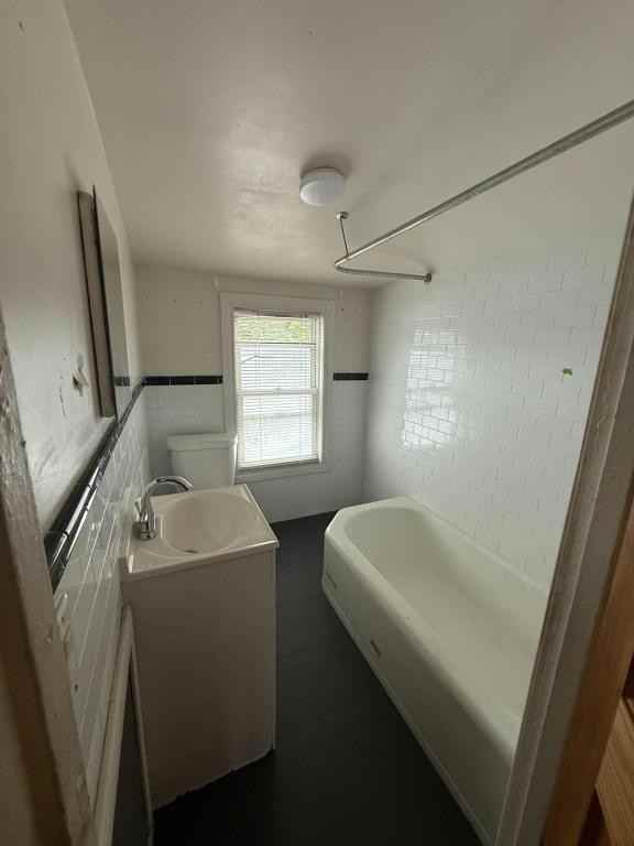 24 Chestnut Pl - Photo 2 of 9