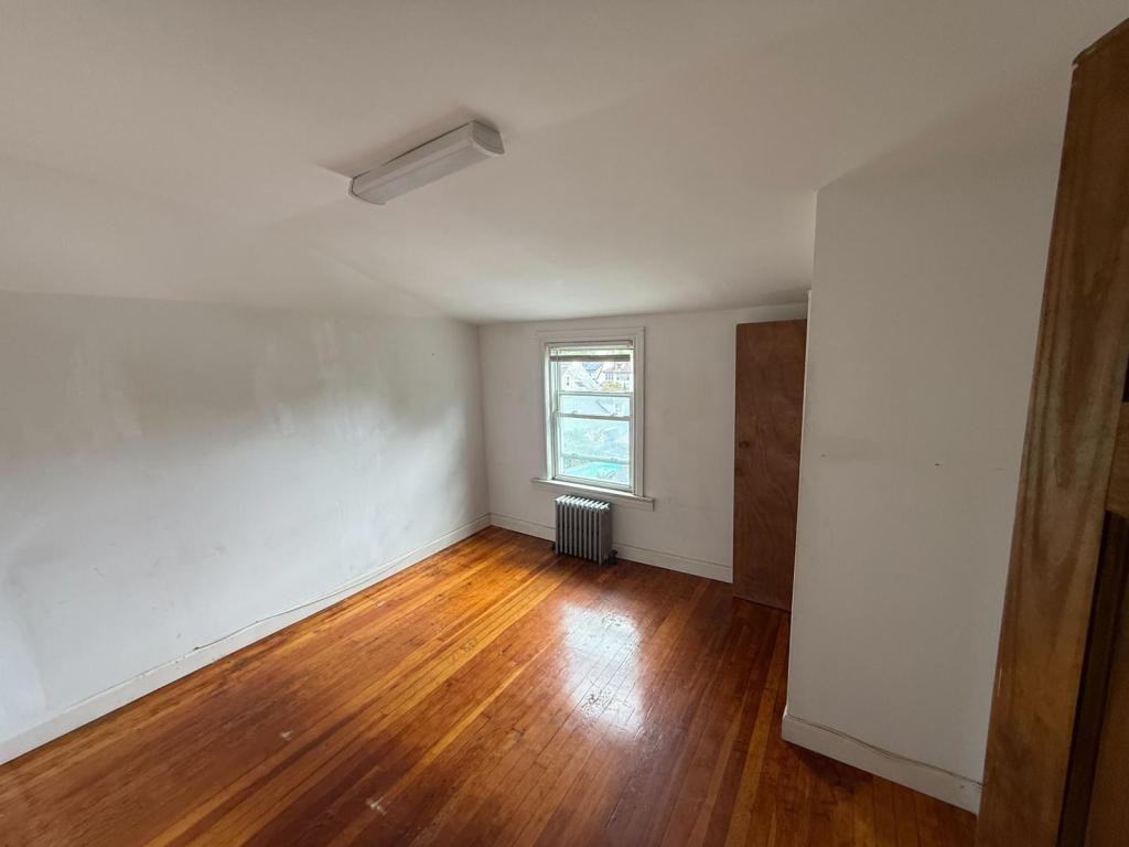 24 Chestnut Pl - Photo 3 of 9