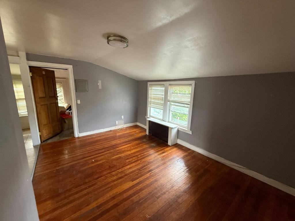 24 Chestnut Pl - Photo 5 of 9