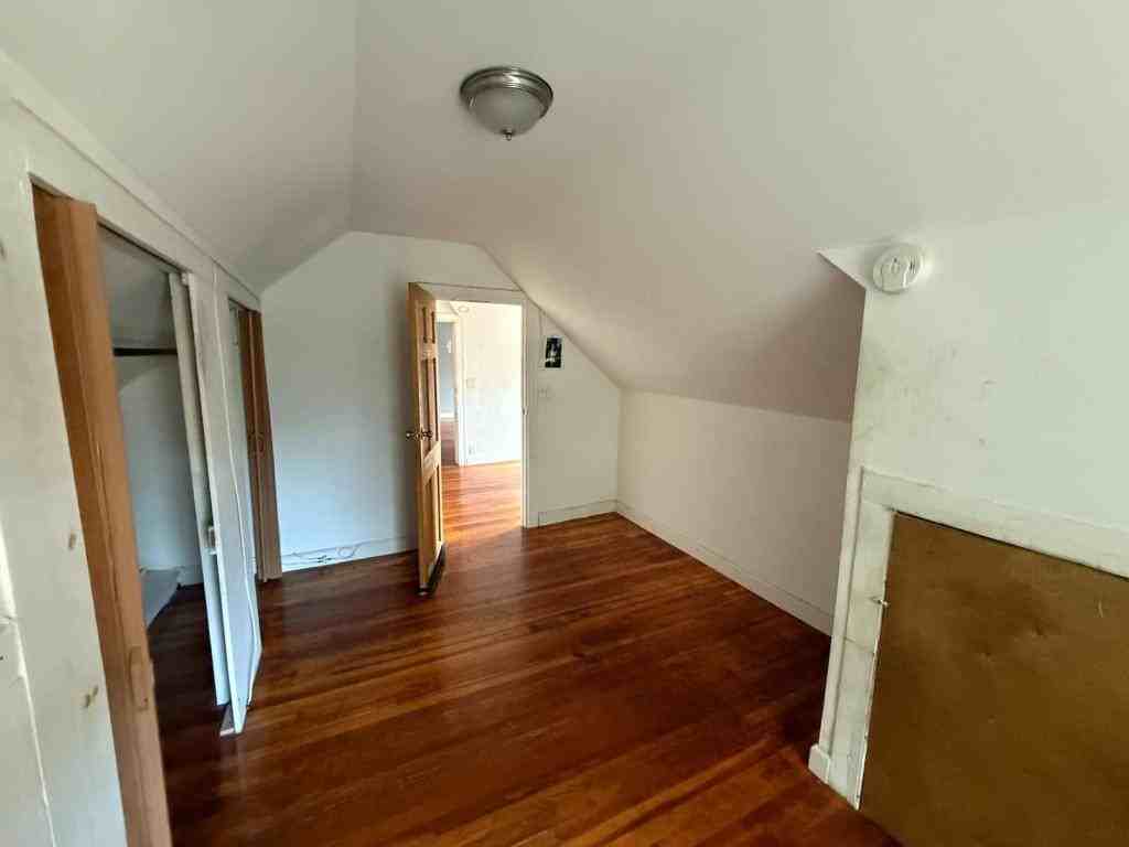 24 Chestnut Pl - Photo 7 of 9