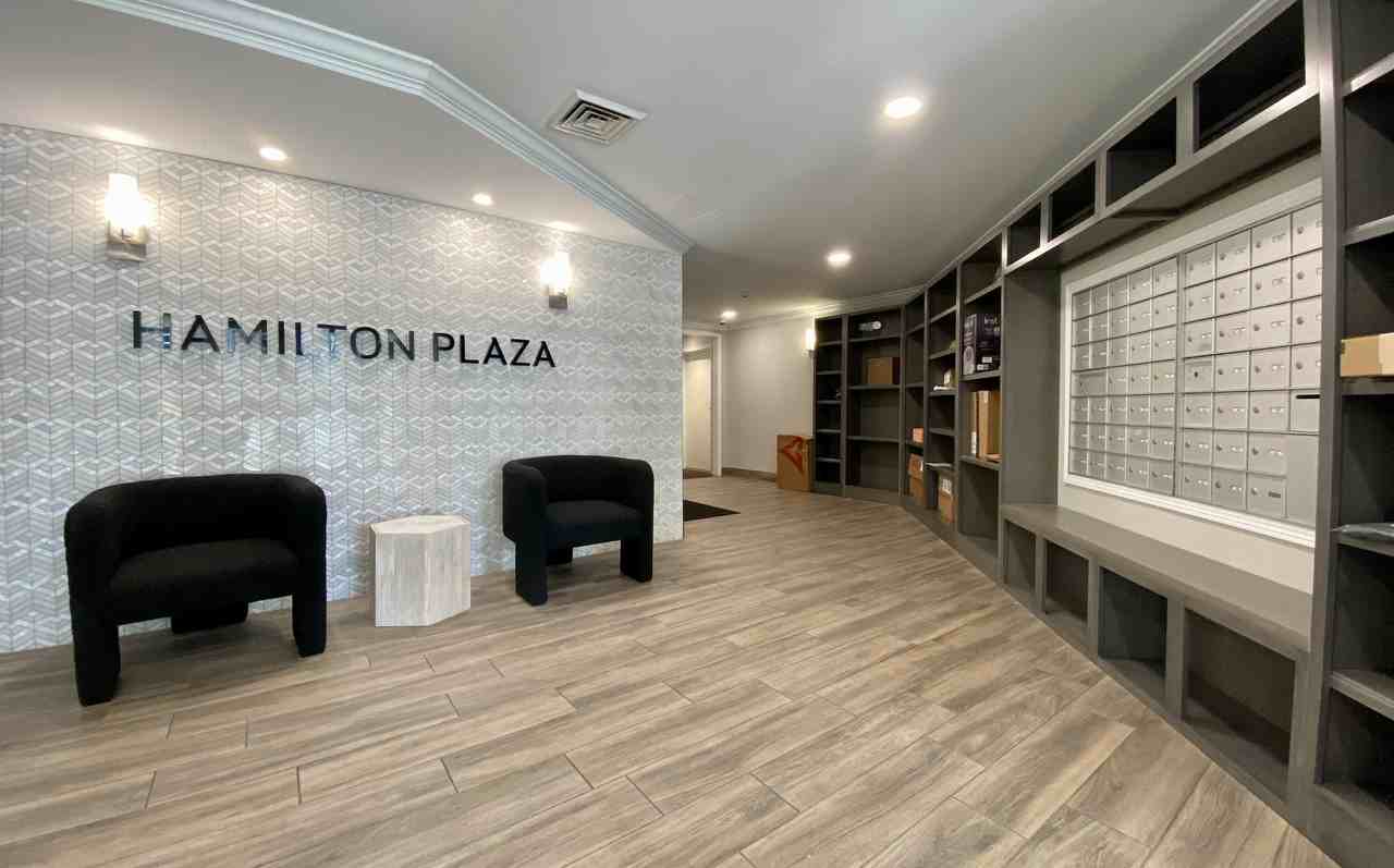 Hamilton Plaza - Photo 5 of 12