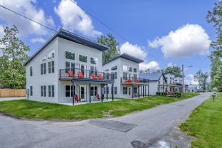 8918 Franklin Ave #B - Photo 1 of 1