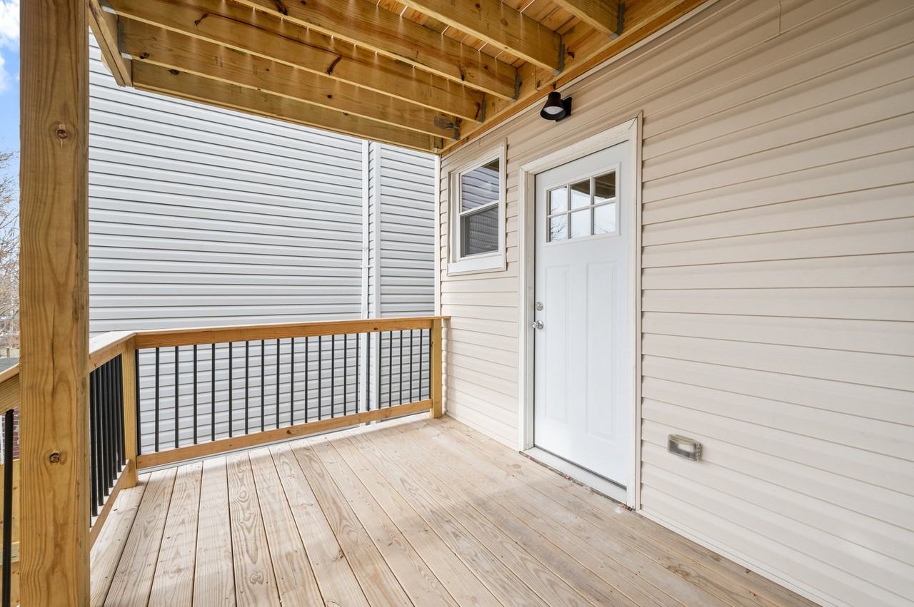 477 Norton St #1 - Photo 4 of 20