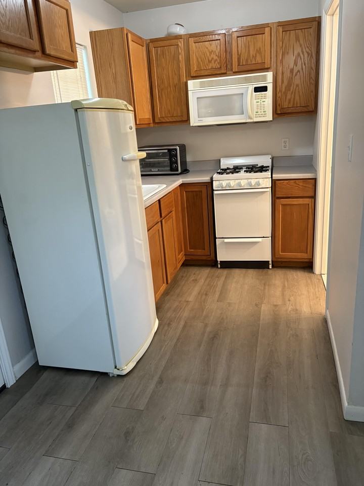 505 1/2 E Forrest St