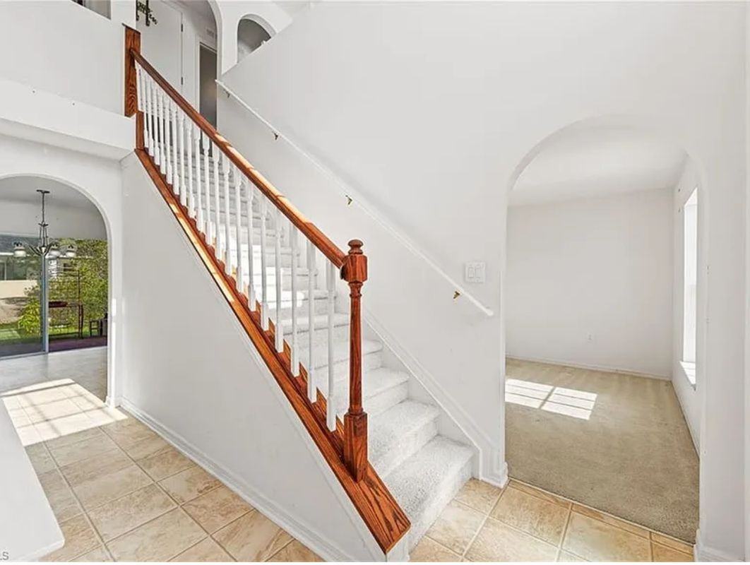 312 Lenz Avenue - Photo 2 of 12