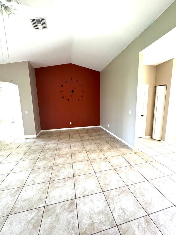 286 Justene Cir - Photo 5 of 18