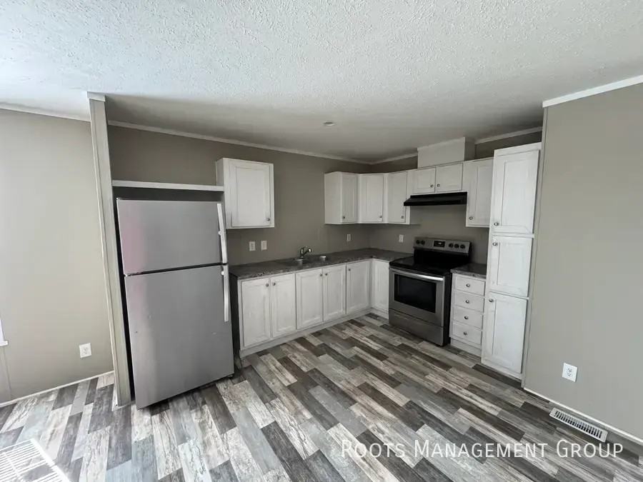 F10 Meadows Ct #F10 - Photo 3 of 12