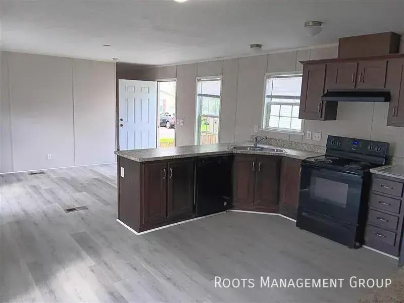 25 Locust St #25 - Photo 3 of 14