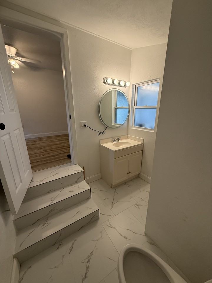 4480 40th St N #10 - Photo 3 of 15