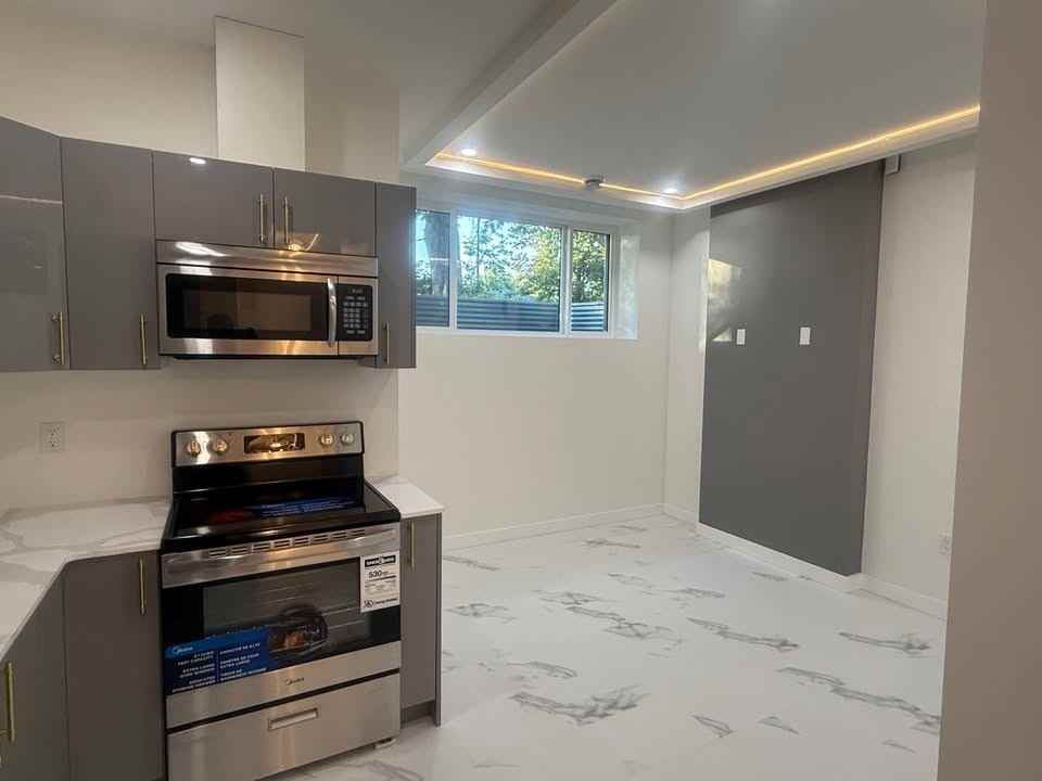 1046 Dumas Ave - Photo 2 of 10