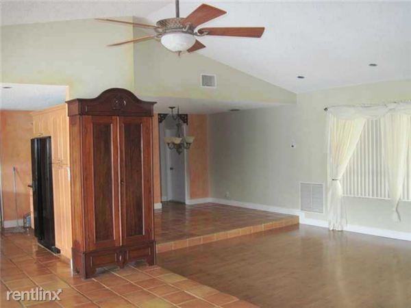 10046 NW 6th St - Photo 2 of 9