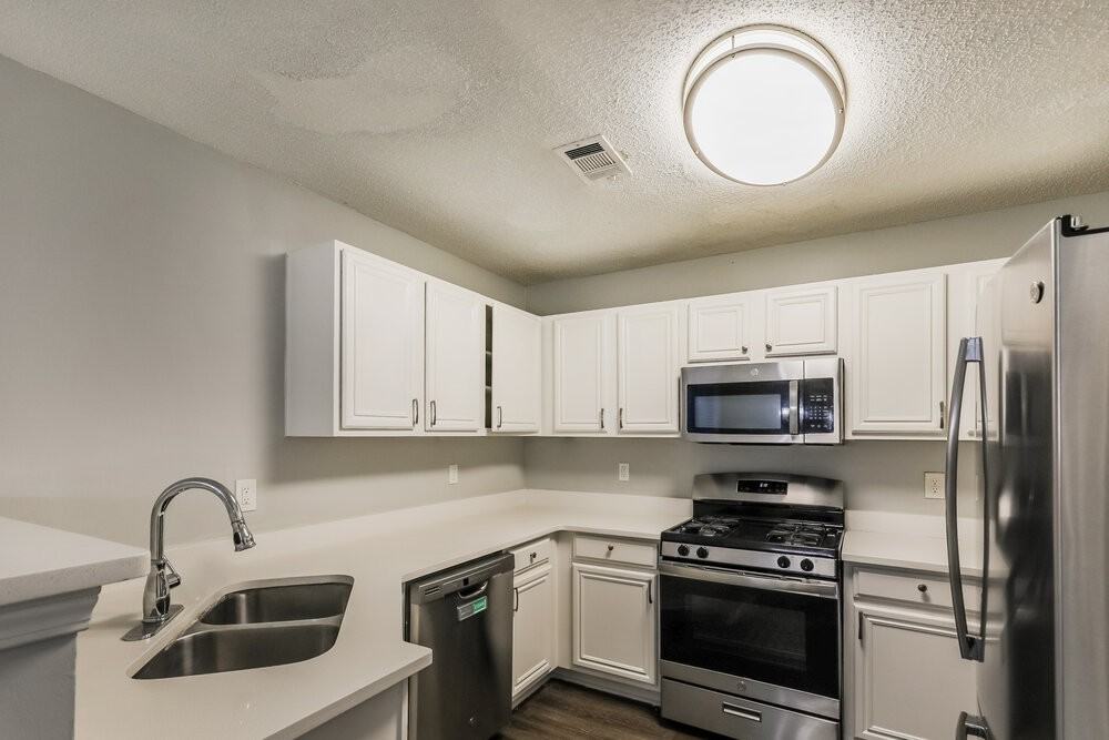 11758 Registry Blvd - Photo 7 of 17