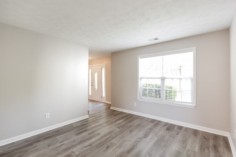 2599 Field Spring Dr - Photo 4 of 17