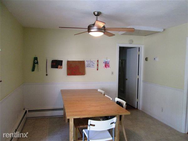 3402 Lenox Ct - Photo 3 of 9