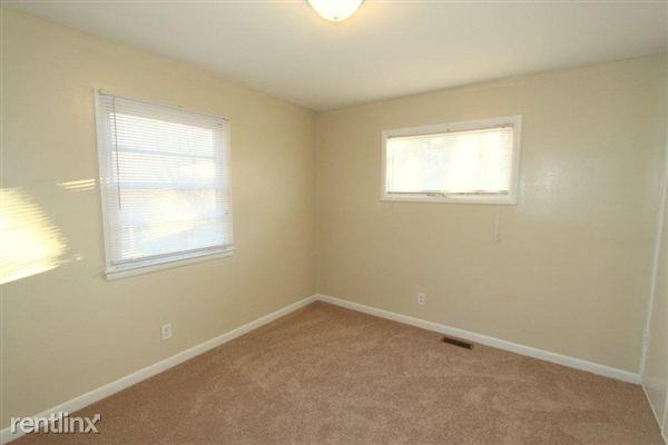 1905 Autumn Ct - Photo 2 of 7