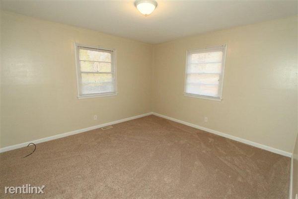 1905 Autumn Ct - Photo 3 of 7