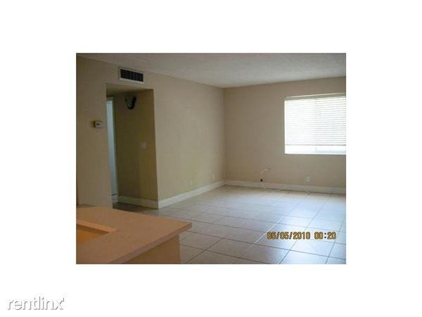 Harbordale Breezes Condo - Photo 2 of 6