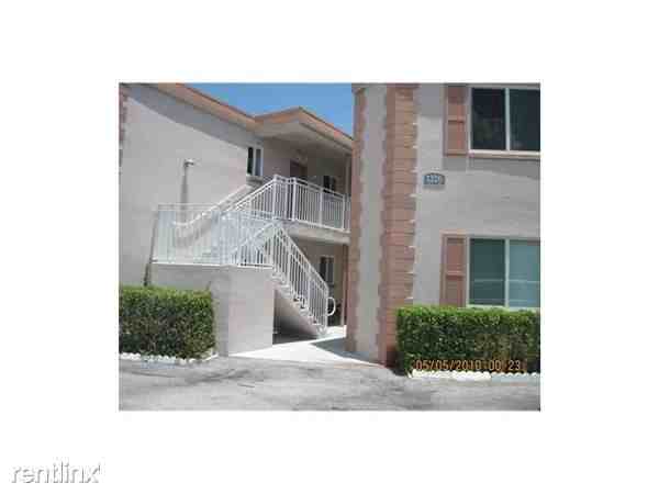Harbordale Breezes Condo - Photo 3 of 6