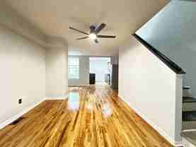 538 E Queen Ln - Photo 1 of 1