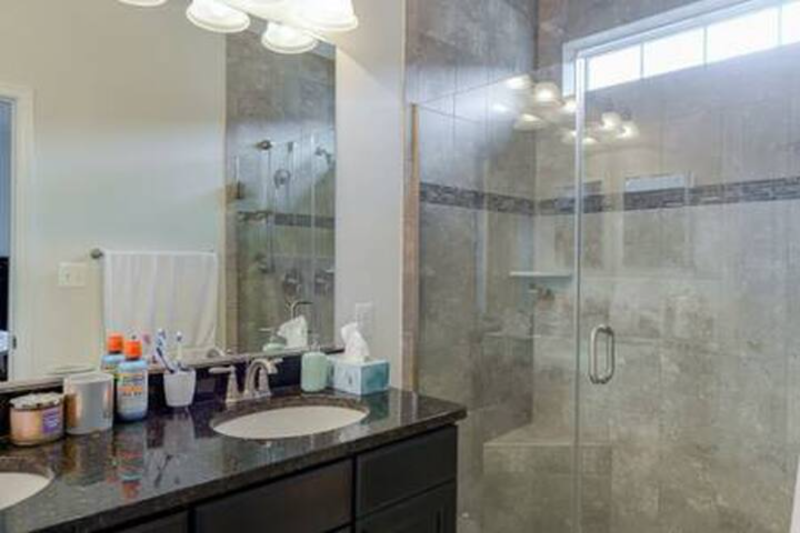 3716 Foote St Ne - Photo 7 of 11