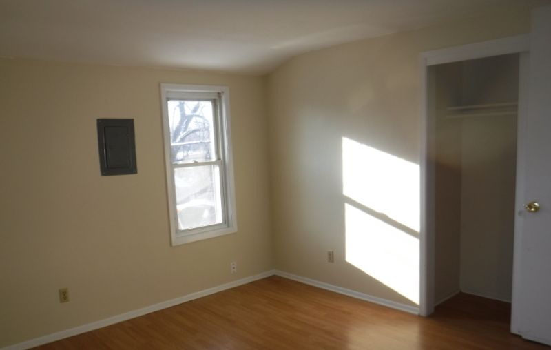 513 N Oak Ave #1-2 - Photo 2 of 4