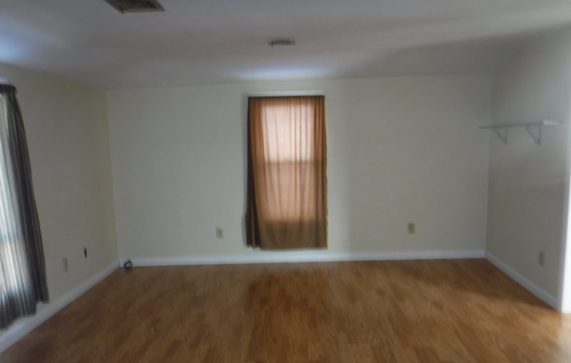 513 N Oak Ave #1-2 - Photo 3 of 4