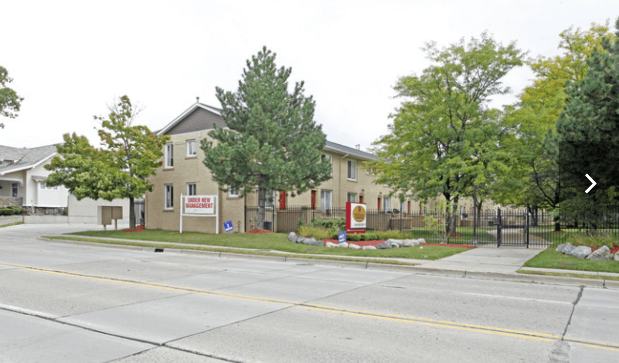 Renaissance Court Townhomes - Photo 6 of 12