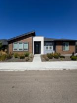 555 S Proctor Ln - Photo 1 of 1