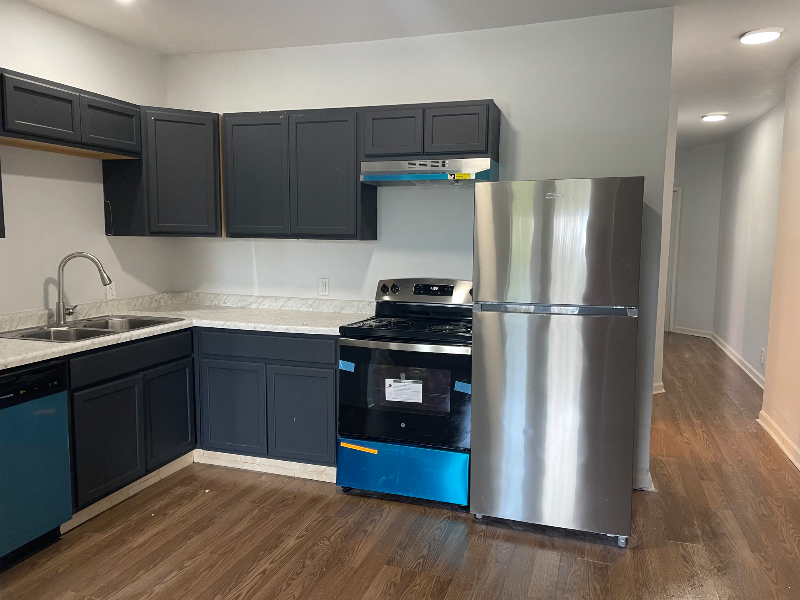 1084 Carmel St - Photo 3 of 19