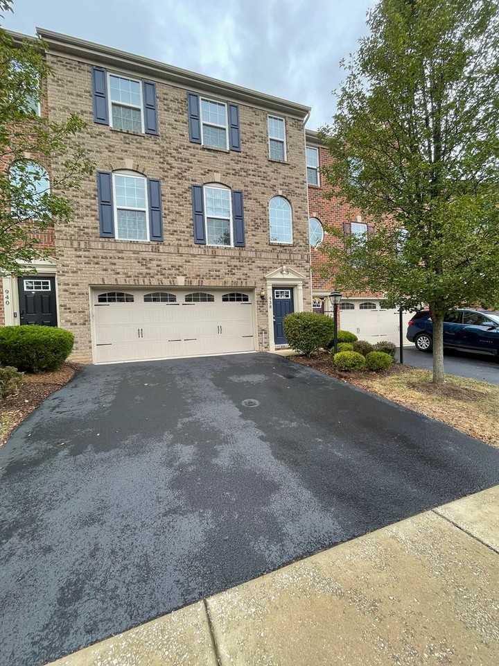 938 Bell Dr - Photo 4 of 50