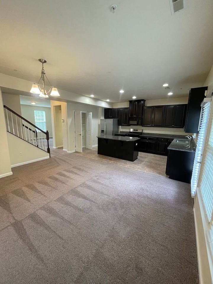 938 Bell Dr - Photo 7 of 50