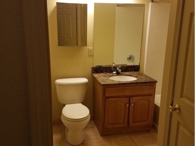 Shelborne Square Apartments - Photo 7 of 9