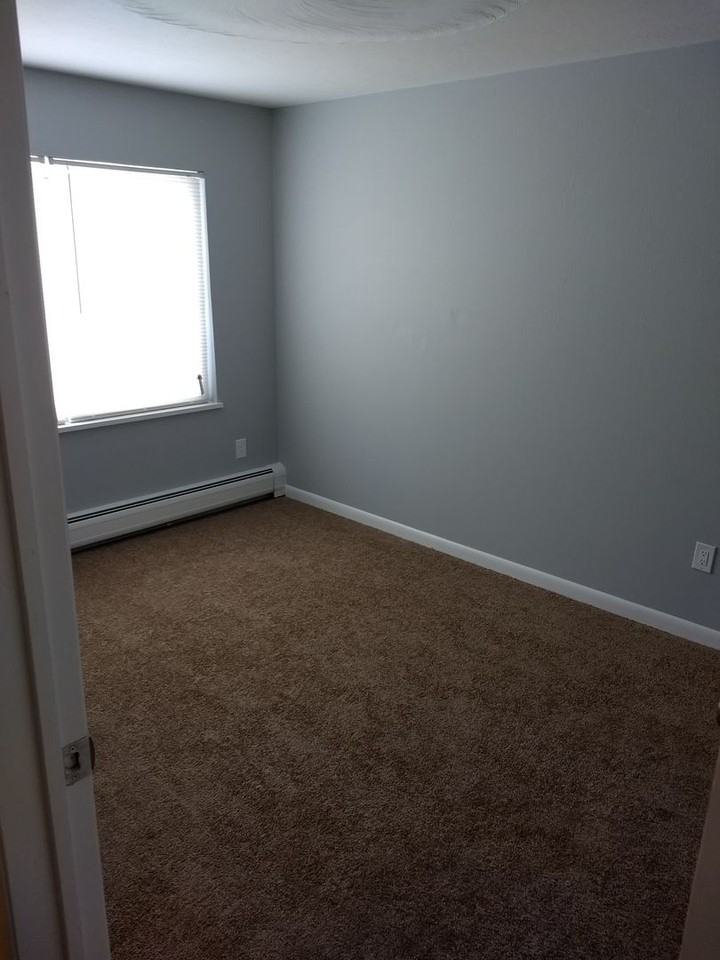 402 11th St #2 - Photo 3 of 5