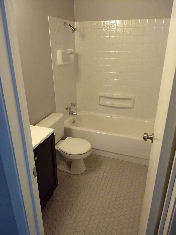 402 11th St #2 - Photo 5 of 5