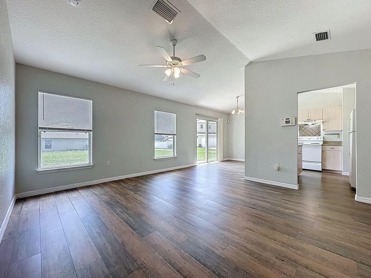 424 Danube Way - Photo 5 of 39